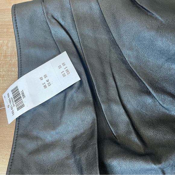 Abercrombie and Fitch faux leather wrap skirt - Picture 3 of 6